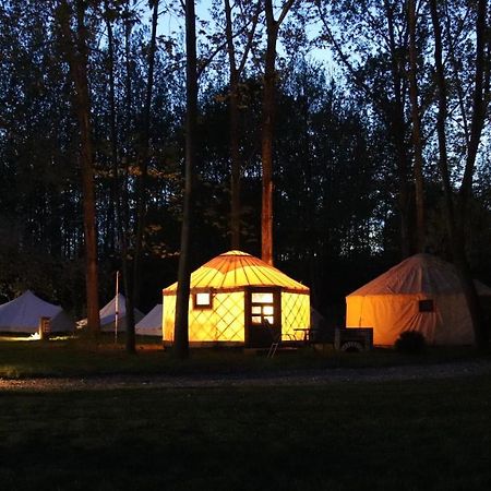 Oeko Kemping Es Glamping Tiszadada Exterior photo